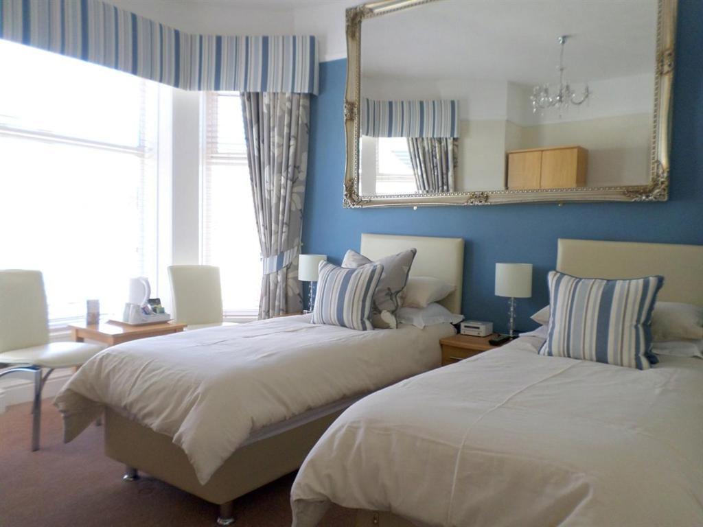 St Bernards New Quay Quarto foto